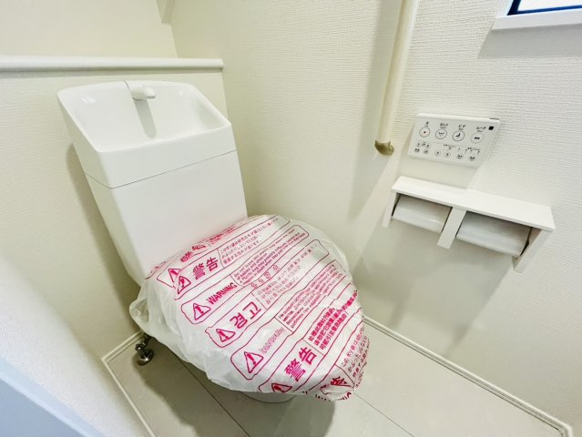 豊明市新栄町3-104『仲介手数料無料』新築戸建てのトイレ