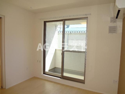 【内装】 | ポップ・メゾン | 南側洋室