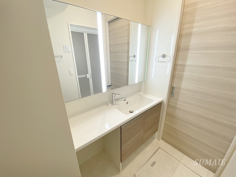 グレイシャス大宮の独立洗面台|大きな鏡洗面化粧台☆