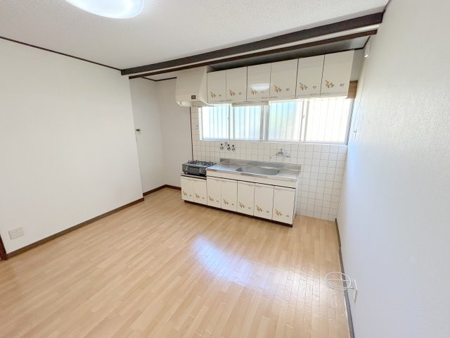 学園大和町3丁目戸建の居間・リビング