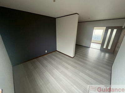 【居間・リビング】 | 弓削町3丁目店舗付住宅