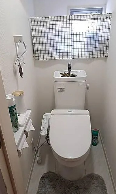 【中古】川越市砂新田中古住宅のトイレ|落ち着いた色調のトイレです