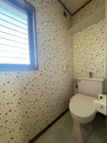 福島市鎌田字原際　中古戸建て・中古住宅のトイレ