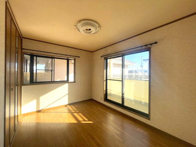 福島市鎌田字原際　中古戸建て・中古住宅の洋室