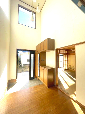 福島市鎌田字原際　中古戸建て・中古住宅の玄関