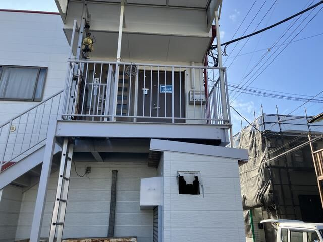 赤塚ビルの玄関