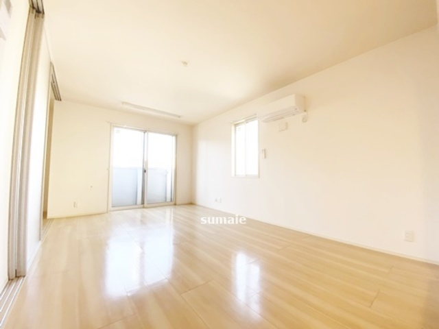 アレーズKの居間・リビング|広々14帖のLDK！