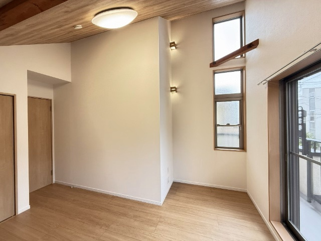 練馬区西大泉一丁目戸建の洋室|ゆったりした洋室です