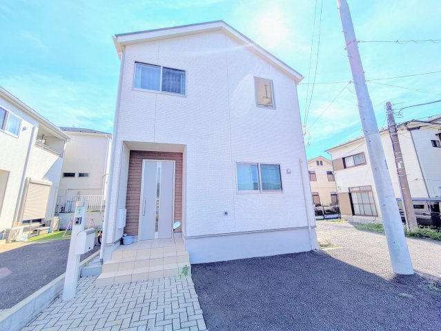 愛川町中津　【築浅中古戸建】の外観|建物外観を気になさる方へ、見た目の良い物件です
