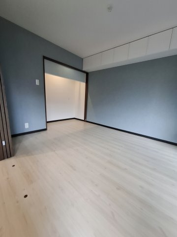 グラントゥール西宮北口の洋室