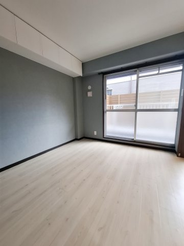 グラントゥール西宮北口の洋室