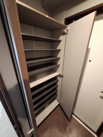 グラントゥール西宮北口の収納