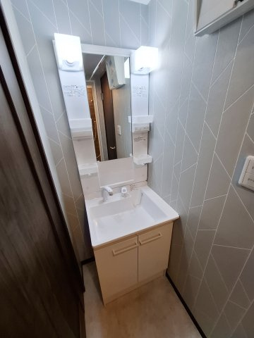 グラントゥール西宮北口の洗面所