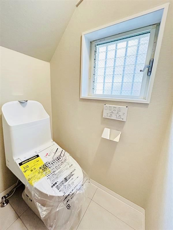 横浜市西区境之谷戸建②のトイレ|トイレもきれいです