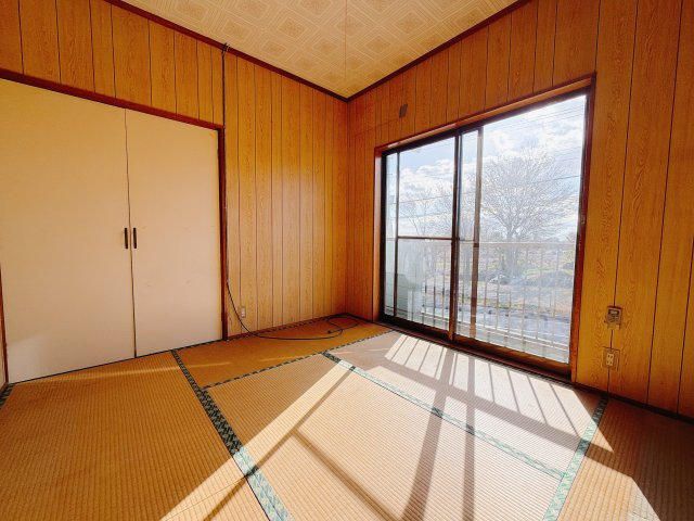 【中古戸建】前橋市鶴が谷町の和室|■1階和室｜和室を書斎にしたり、冬にはコタツを敷いて家族みんなで年越しをするのもいいですね。家族みんなのお気に入りの空間になります♪