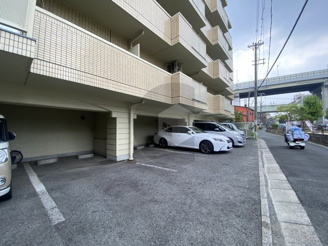 美杜里ハイムの駐車場