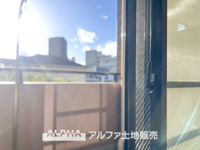 ライオンズシティ聖蹟桜ヶ丘の展望|【Beautiful Vista】
◆眺望◆さんさんと降り注ぐ太陽光。手を伸ばせば吸い込まれそうなクリアブルー。過ごせば過ごすほど、環境の良さが分かる。家族に必要な要素が詰まった素晴らしい空間です。