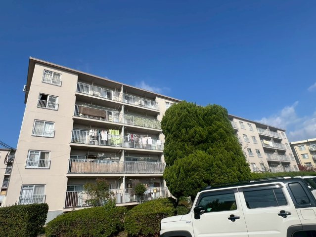 神陵台北住宅65号棟の外観