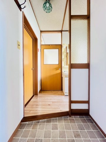 神陵台北住宅65号棟の玄関