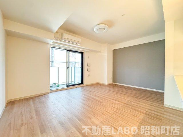 LEGALAND+ABENO SANMEICHOの居間・リビング