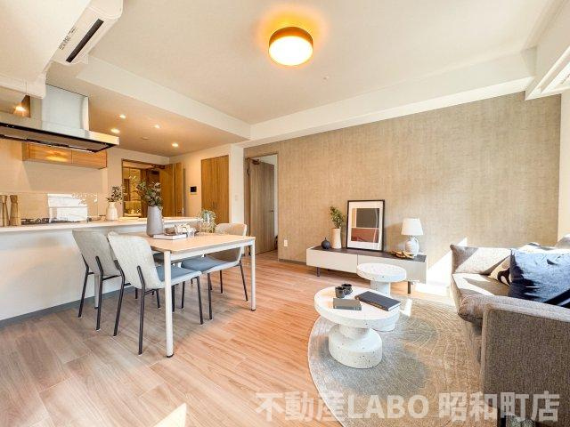 LEGALAND+ABENO SANMEICHOの居間・リビング