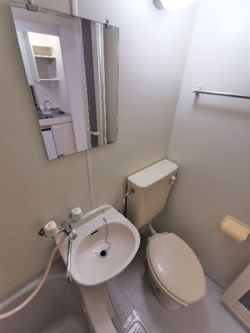 朝霞市三原３丁目のアパートのトイレ