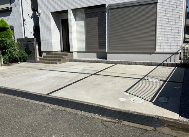 鴨川戸建の駐車場
