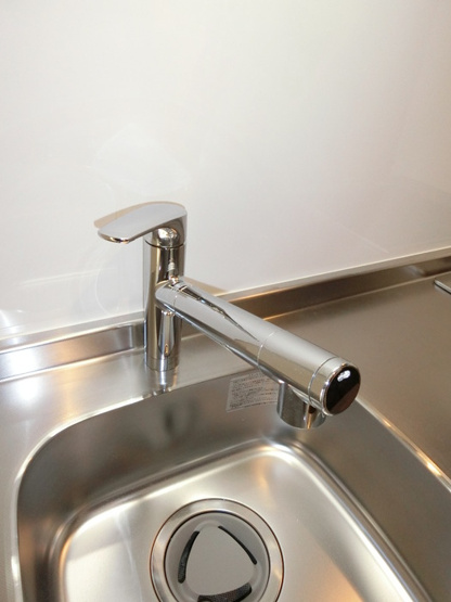 【設備】 | YamazakiSekiyuBLD | 蛇口一体型浄水機能付水栓