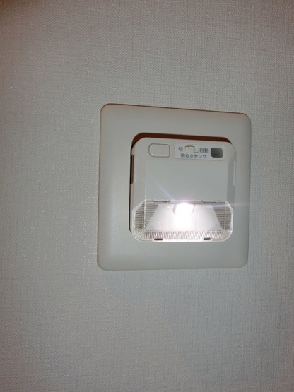 【設備】 | YamazakiSekiyuBLD | 室内LED非常灯