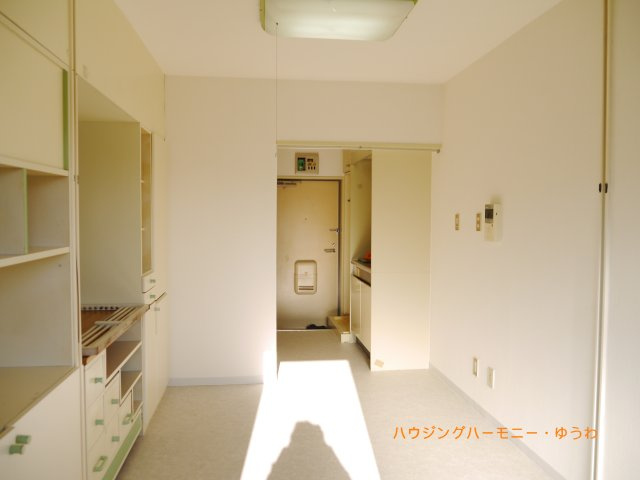 【洋室】 | ラ・レジダンス・ド・グランドゥール | 贅沢といえるほどの豊かな居住性と、プライドを満たすクオリティが見事に調和した住空間。