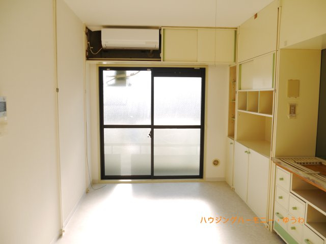 【洋室】 | ラ・レジダンス・ド・グランドゥール | 心地よい光と風があふれています。