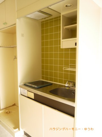 【キッチン】 | ラ・レジダンス・ド・グランドゥール | 快適な日常を支える機能性と強さがひとつになったキッチンです。