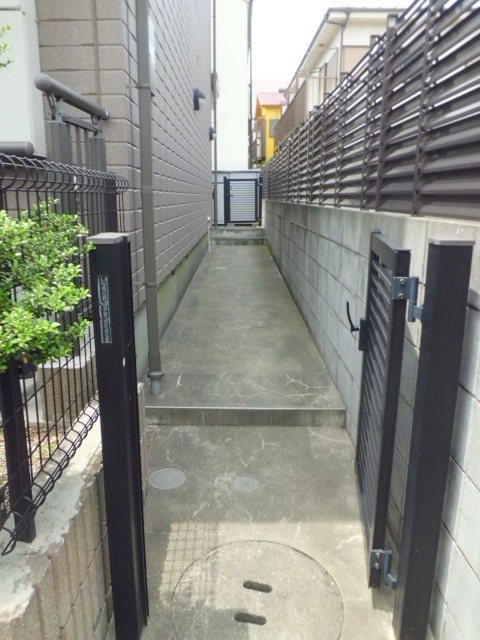 プライムメゾンのエントランス|サブエントランス