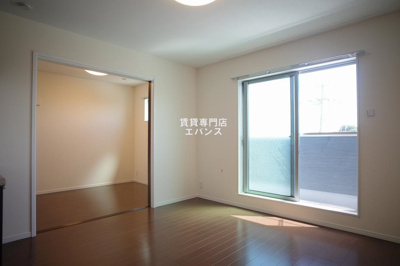 【居間・リビング】 | rapa津田沼 | ゆったりとしたリビングです