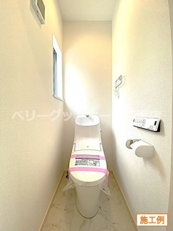 【トイレ】 | 横浜市戸塚区汲沢　新築分譲住宅　全２棟　1号棟 | 施工例写真 トイレ