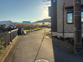 【前面道路含む現地写真】 | 横浜市戸塚区汲沢　新築分譲住宅　全２棟　1号棟 | 前面道路