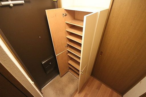 ルブニール西郷の収納