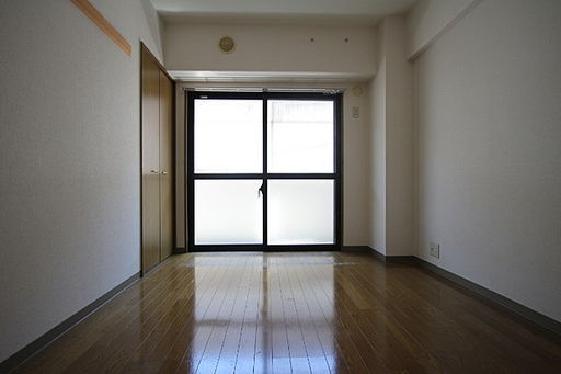 ルブニール西郷の居間・リビング