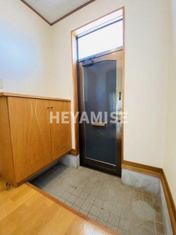 フルールヒルズの玄関|※別号室別間取り、現況優先※