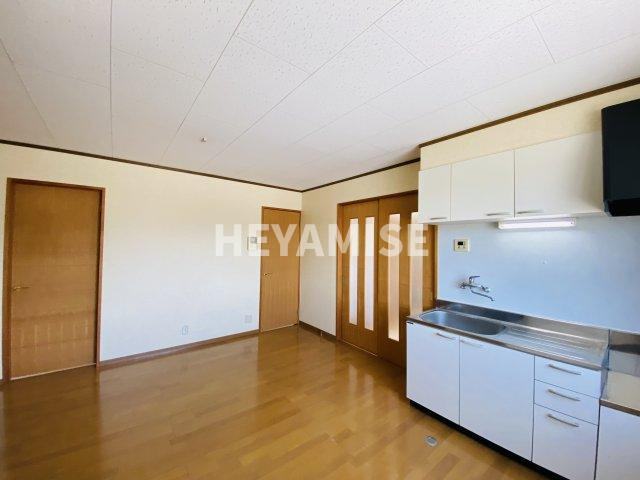 フルールヒルズの居間・リビング|※別号室別間取り、現況優先※