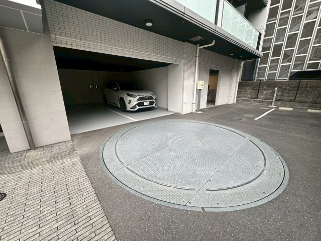 S-RESIDENCE阿波座WESTの駐車場