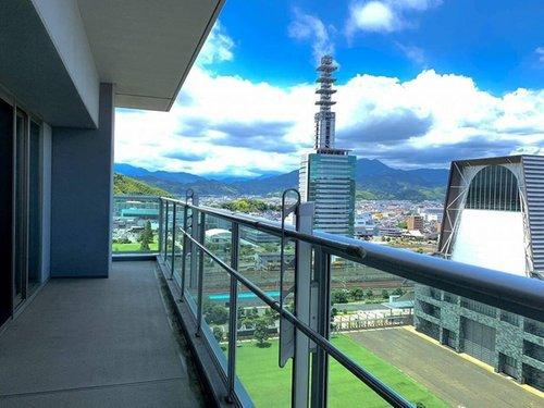 マークス・ザ・タワー東静岡　駿河区曲金の展望|アウターリビングで空や緑、風を感じられます。