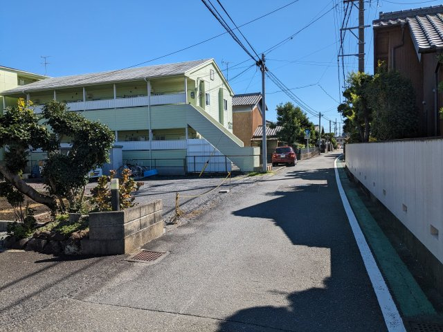 売土地　静岡市清水区村松１丁目の前面道路含む現地写真|前面道路も約４mあります。