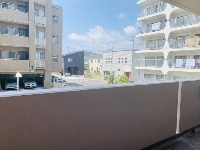 サンクレイドル竜南ウインフォート　静岡市葵区竜南１丁目の展望|バルコニーからの眺望、風通しもとても良い物件です。