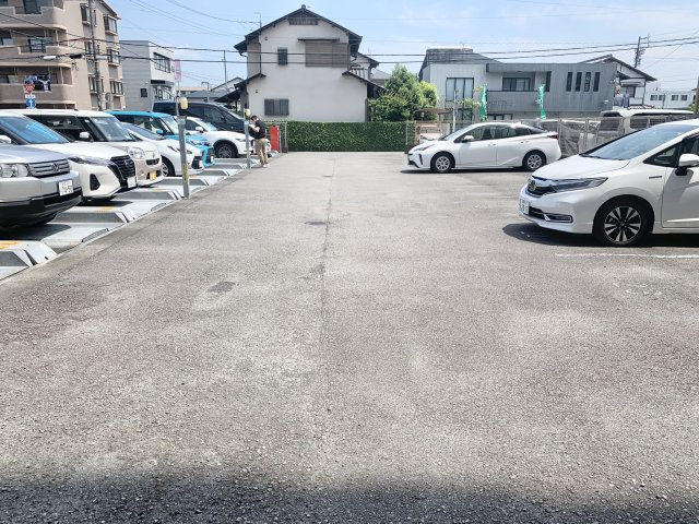 サンクレイドル竜南ウインフォート　静岡市葵区竜南１丁目の駐車場|平面駐車場、機械式の駐車場あり