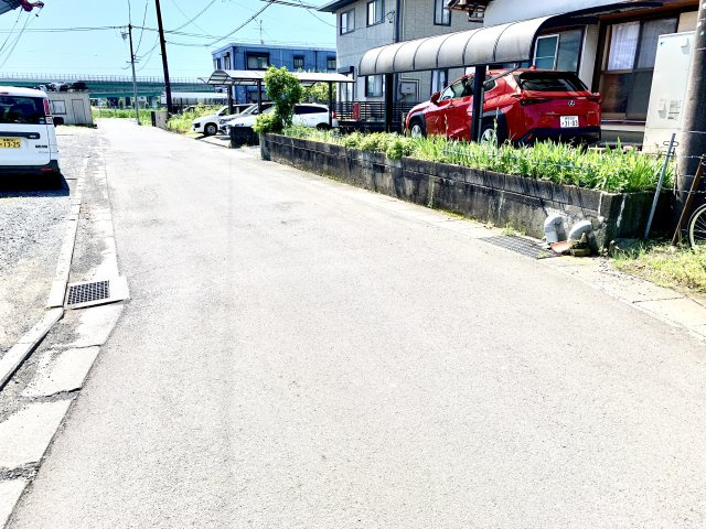売土地　静岡市清水区大内新田の前面道路含む現地写真|バイパスへのアクセスがしやすいです。