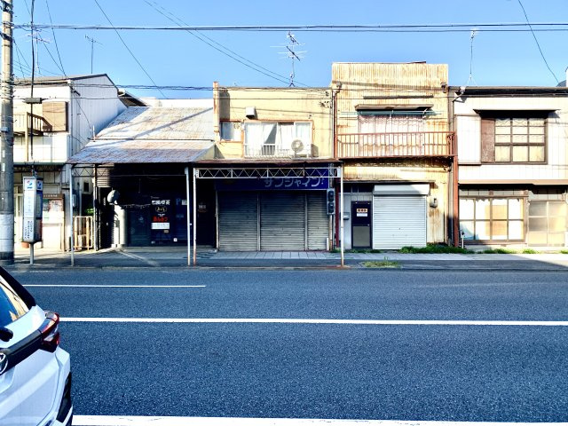 売土地　静岡市葵区新富町三丁目の前面道路含む現地写真|前面道路含む現地写真です　接道も広いです