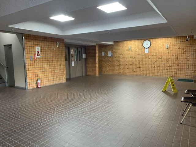 サンミエール千歳14階　静岡市清水区千歳町のエントランス|広々としたエントランス。