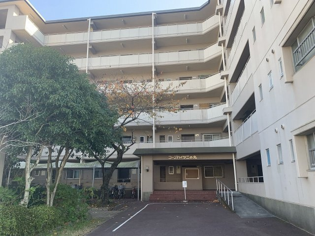 コープハイツ二の丸　清水区二の丸町の外観|301号室は角部屋の3LDKで他の部屋よりも10㎡ほど専有面積も広い部屋です。