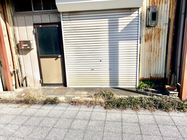 売土地　静岡市葵区新富町3丁目の外観|現状建物がありますが、解体更地渡しになります